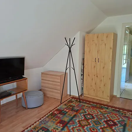 Thefi Vendeghaz Apartament *
